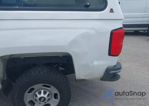 2018 Chevrolet Silverado 2500Hd Wt z USA, uszkodzony, nr VIN 1GC1KUEGXJF113531